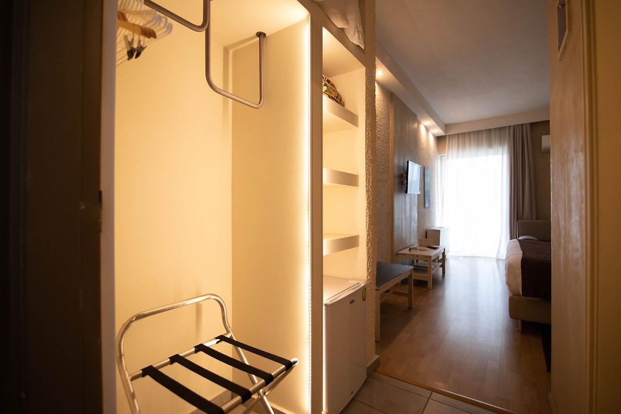 Nidimos Hotel デルポイ エクステリア 写真