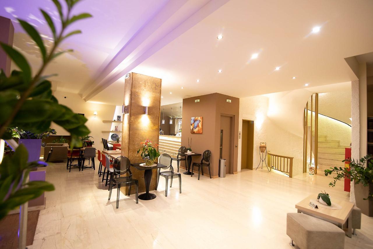Nidimos Hotel デルポイ エクステリア 写真