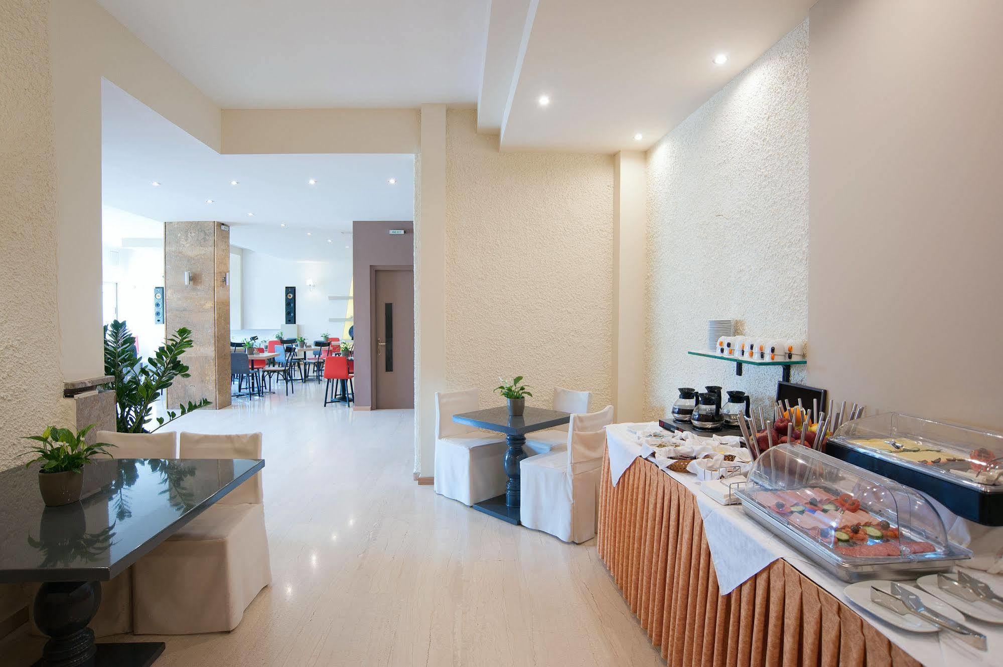 Nidimos Hotel デルポイ エクステリア 写真