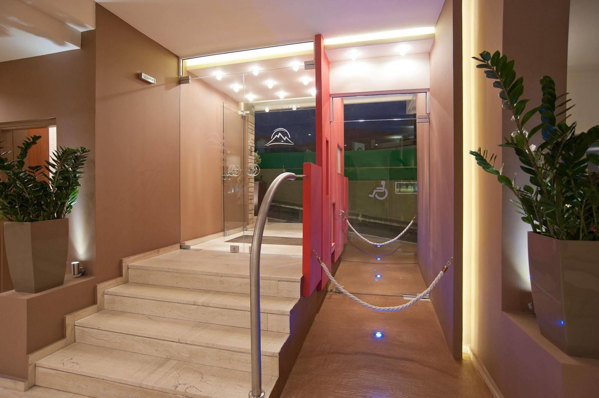Nidimos Hotel デルポイ エクステリア 写真